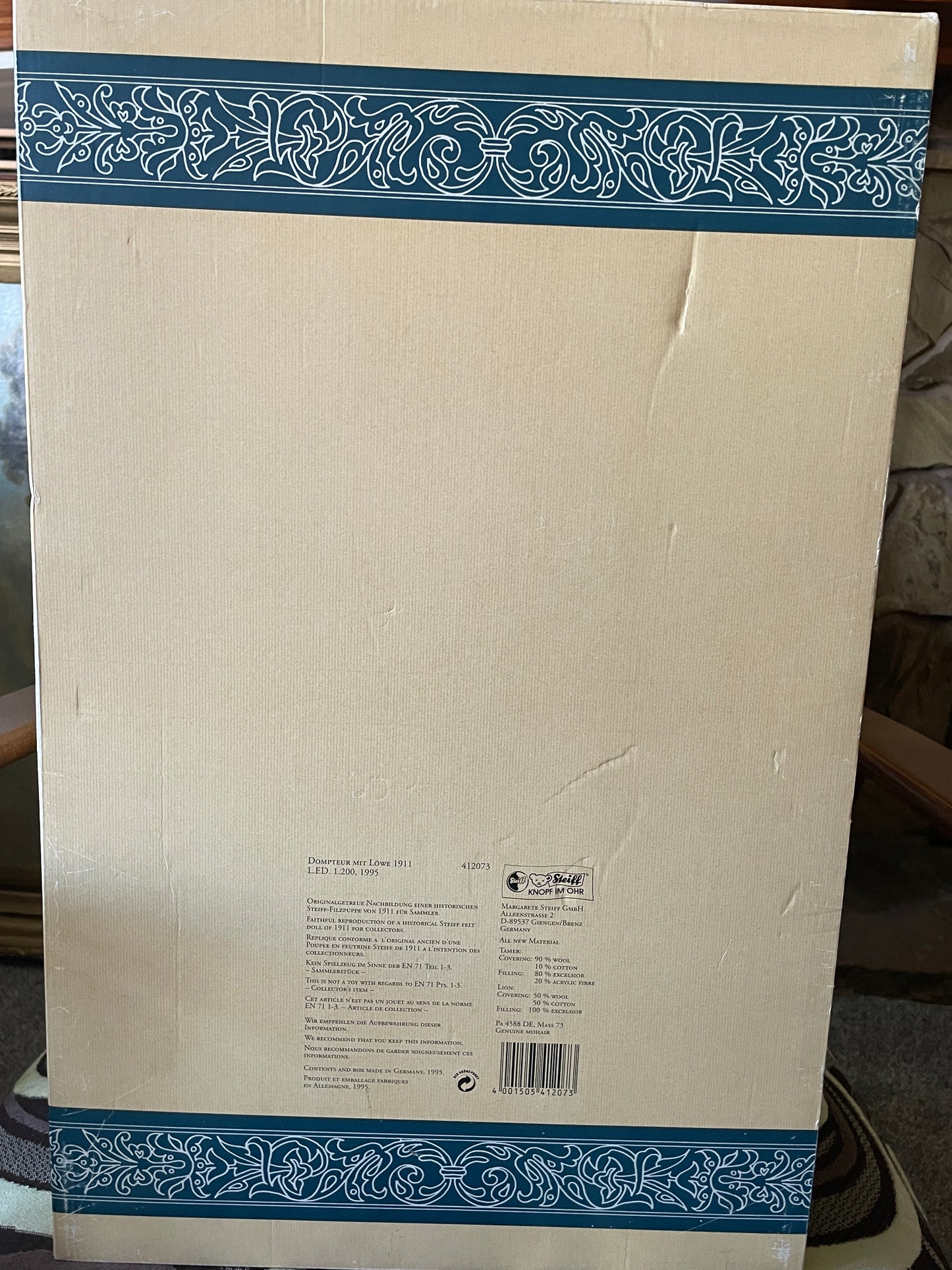 Rare VINTAGE Steiff 1995 Replica Lion Tamer and Lion 1911 Ltd Ed. Still strapped in box and complete with certificate