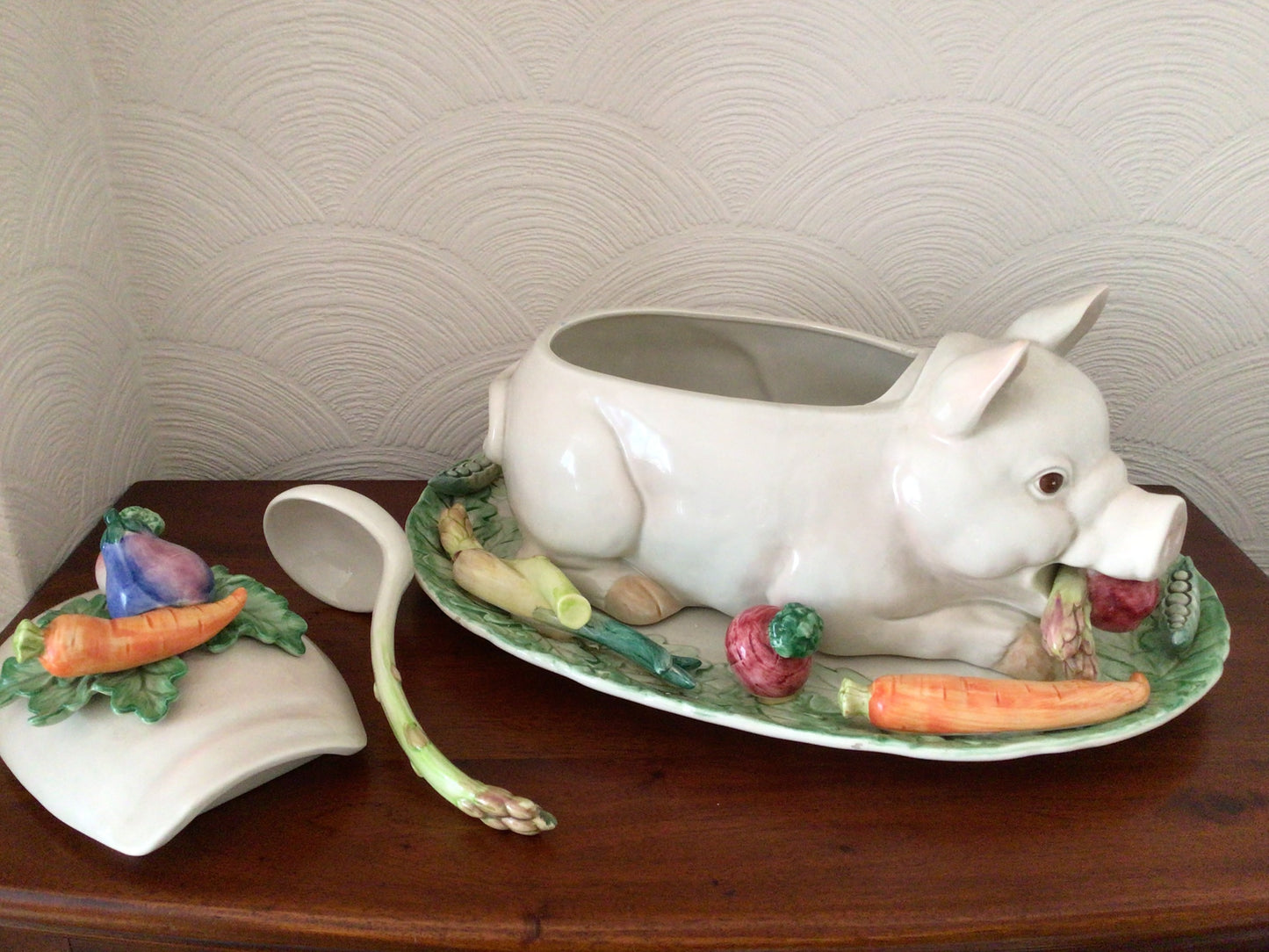 Fitz And Floyd 21st century, French Market, Pig soup Tureen + Platter + Spoon