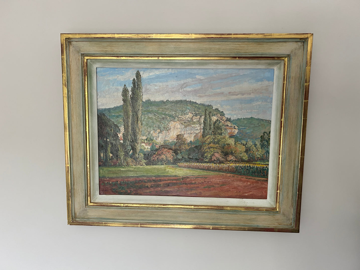 Denise Bates 1928-2001 Les Lyzies Oil On Board Landscape Painting In The Impressionist Manner