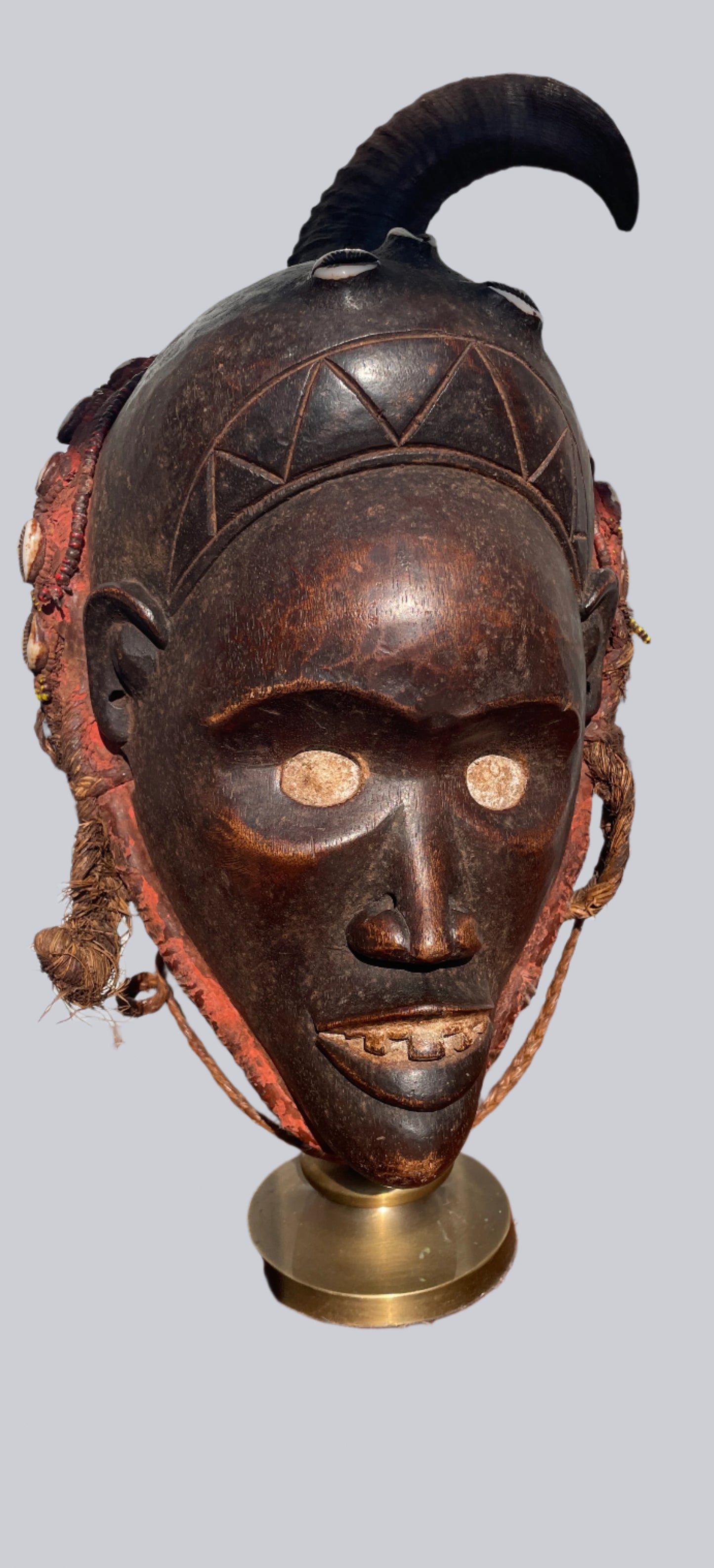 Antiue African mask