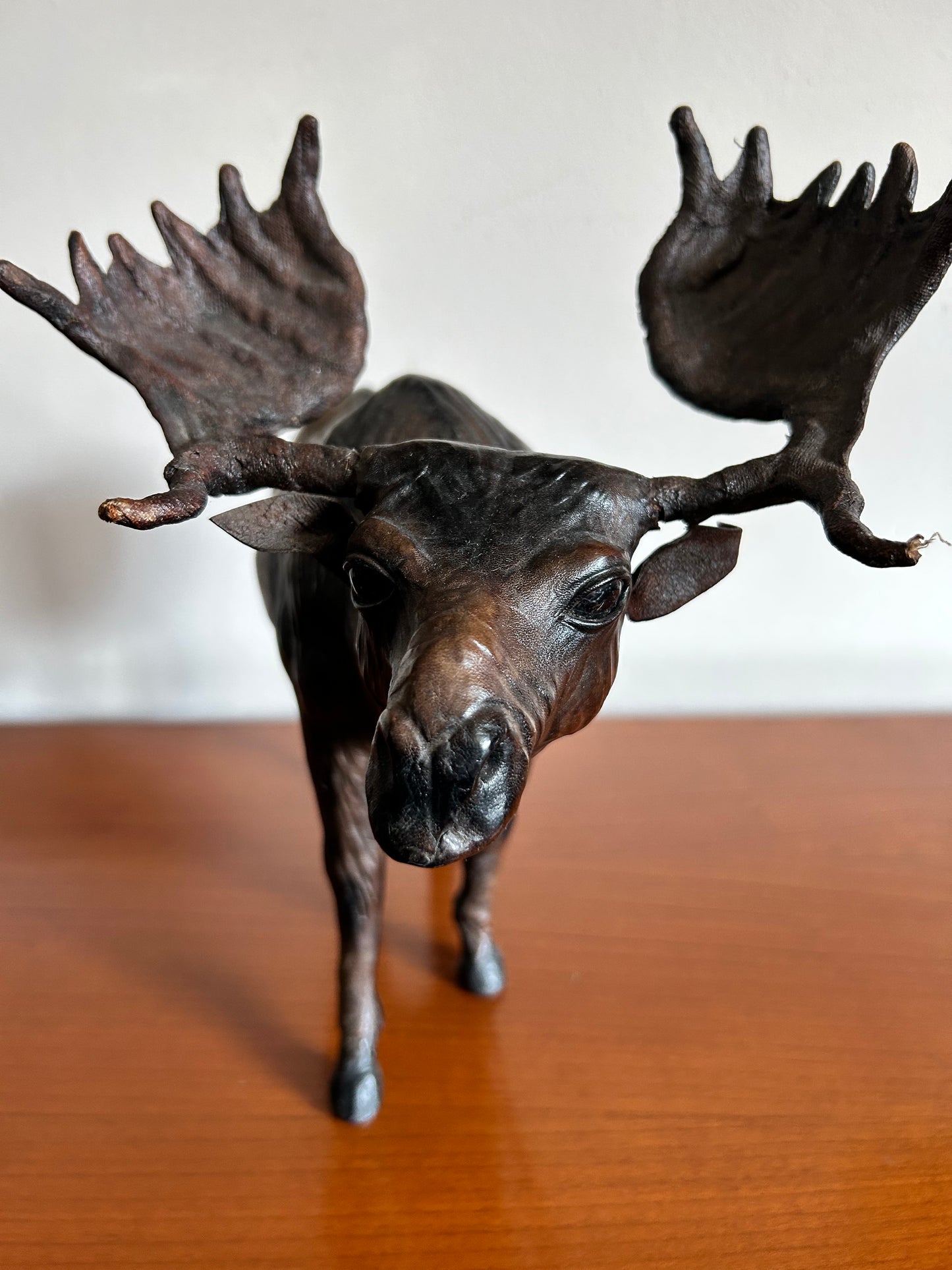 Liberty style leather Moose animal decorative figure model statue